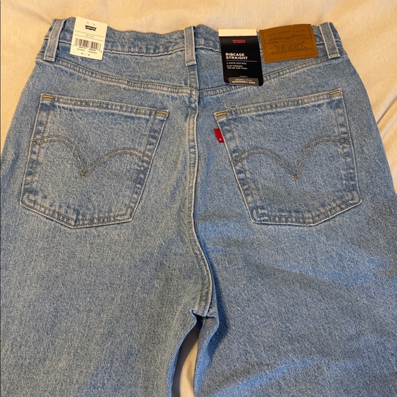 Levi’s Ribcage Classic Women's Jeans Size 30 x 32 - Picture 6 of 8